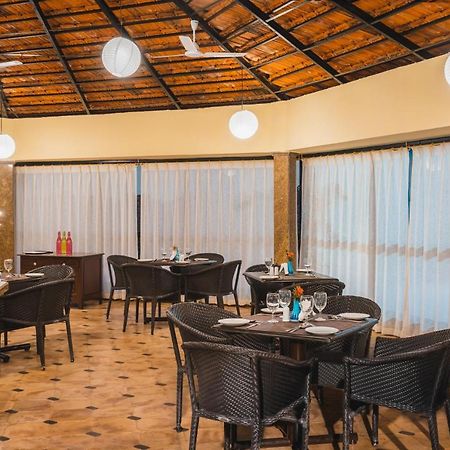 Coconut Grove Beach Resort Colva Bagian luar foto