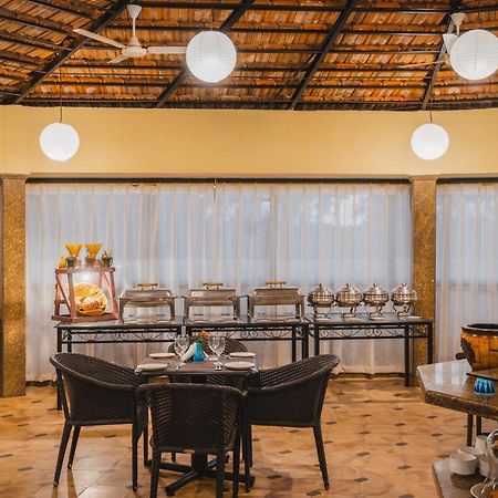 Coconut Grove Beach Resort Colva Bagian luar foto