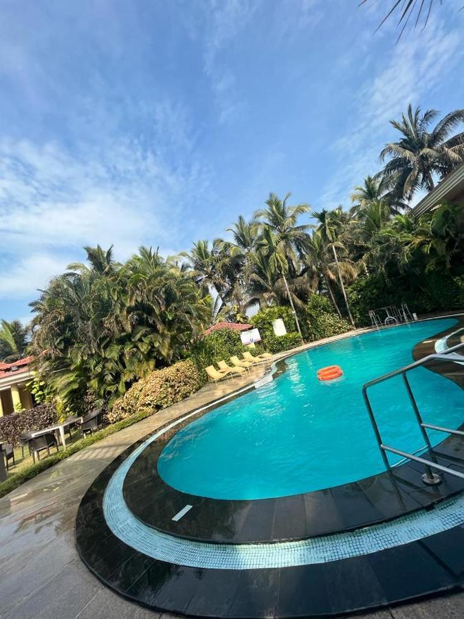 Coconut Grove Beach Resort Colva Bagian luar foto