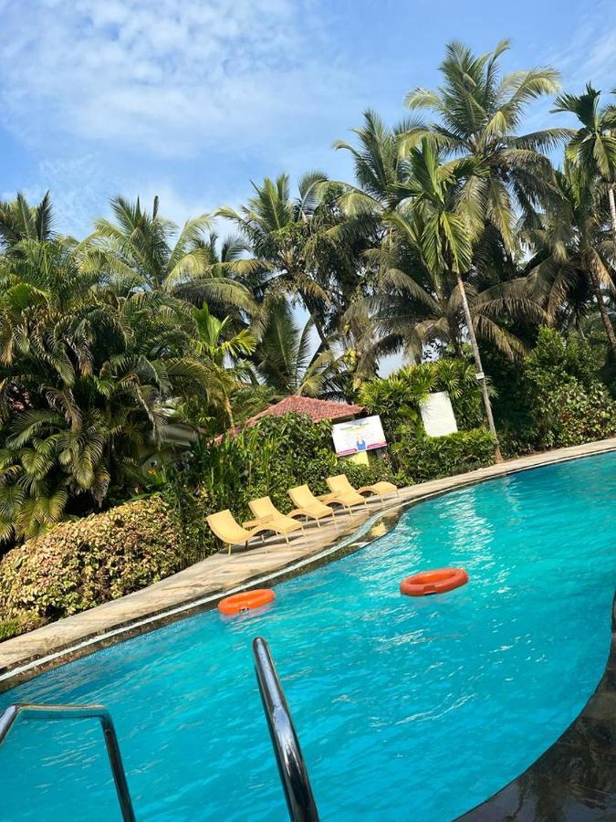 Coconut Grove Beach Resort Colva Bagian luar foto