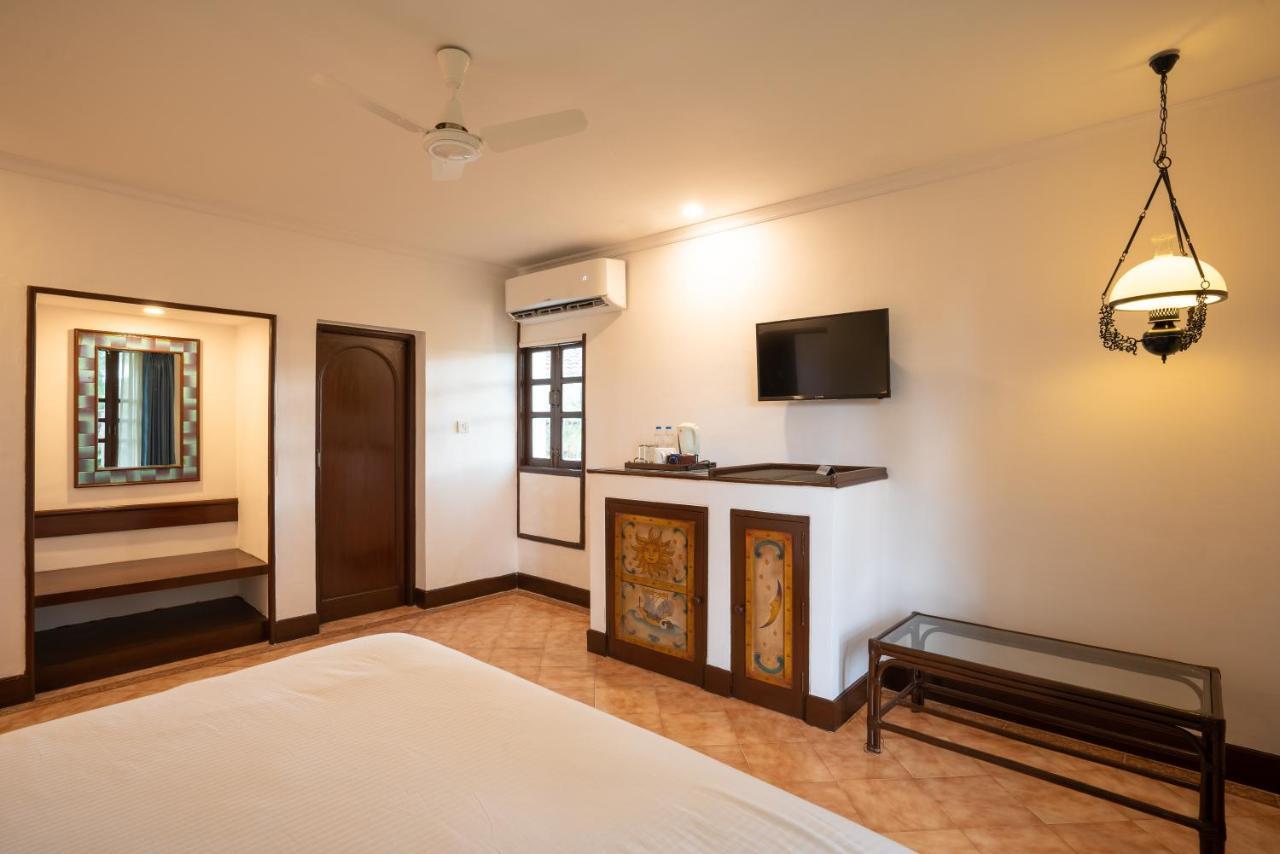 Coconut Grove Beach Resort Colva Bagian luar foto