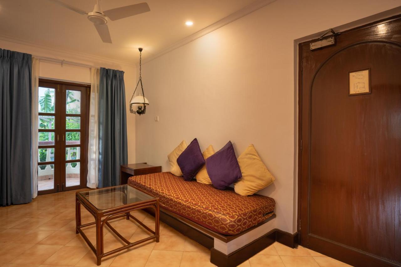 Coconut Grove Beach Resort Colva Bagian luar foto