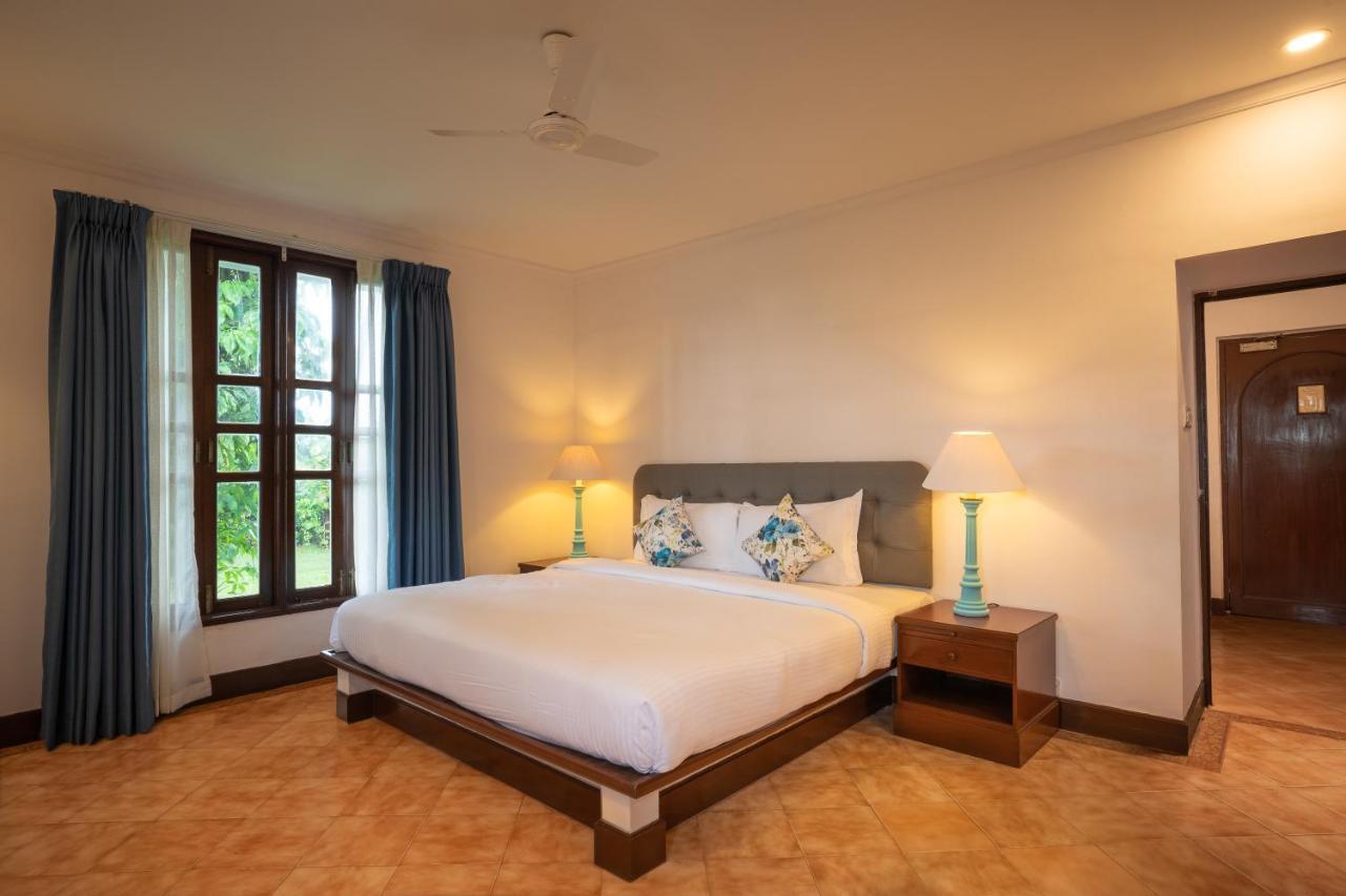 Coconut Grove Beach Resort Colva Bagian luar foto