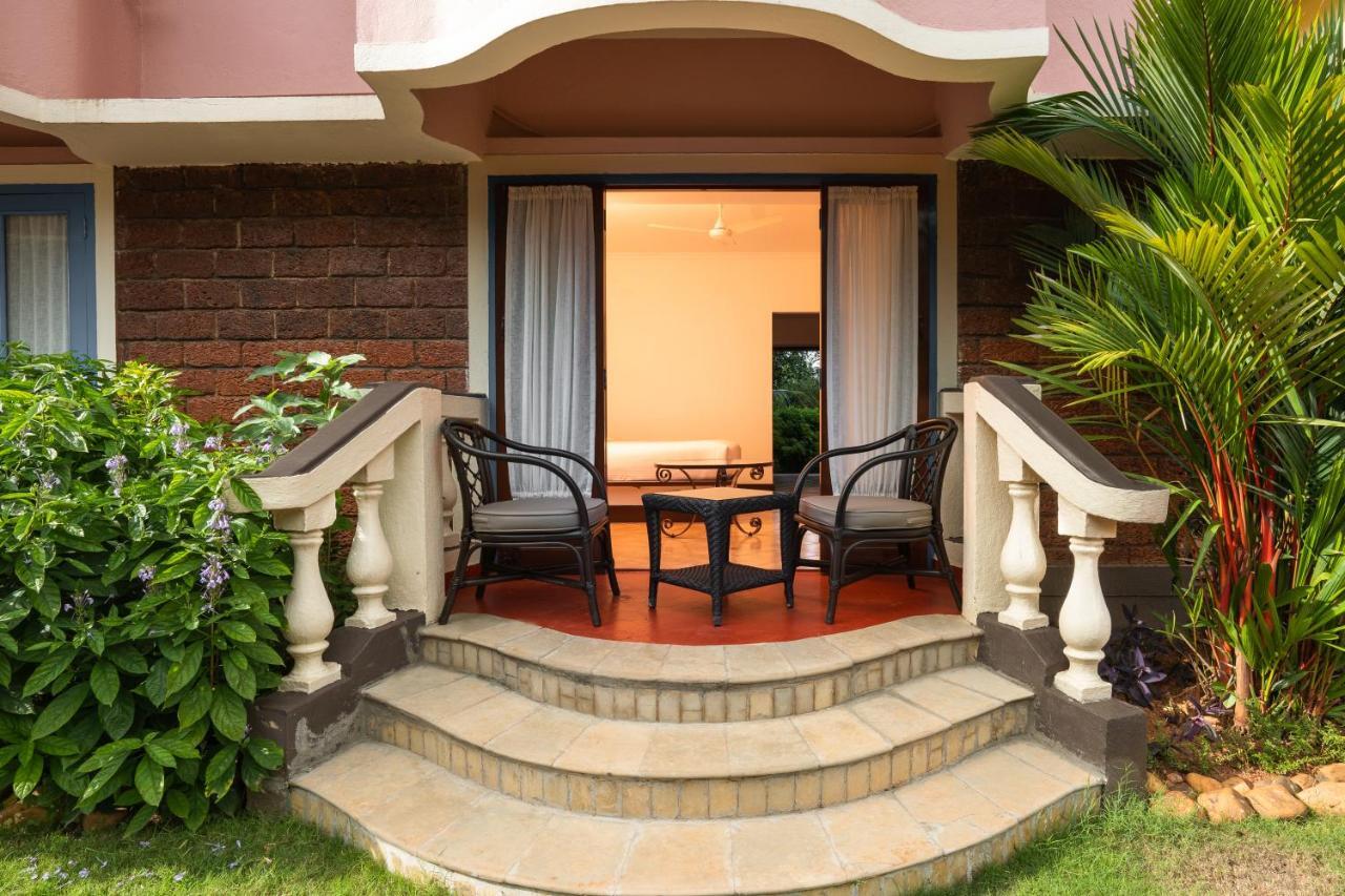 Coconut Grove Beach Resort Colva Bagian luar foto
