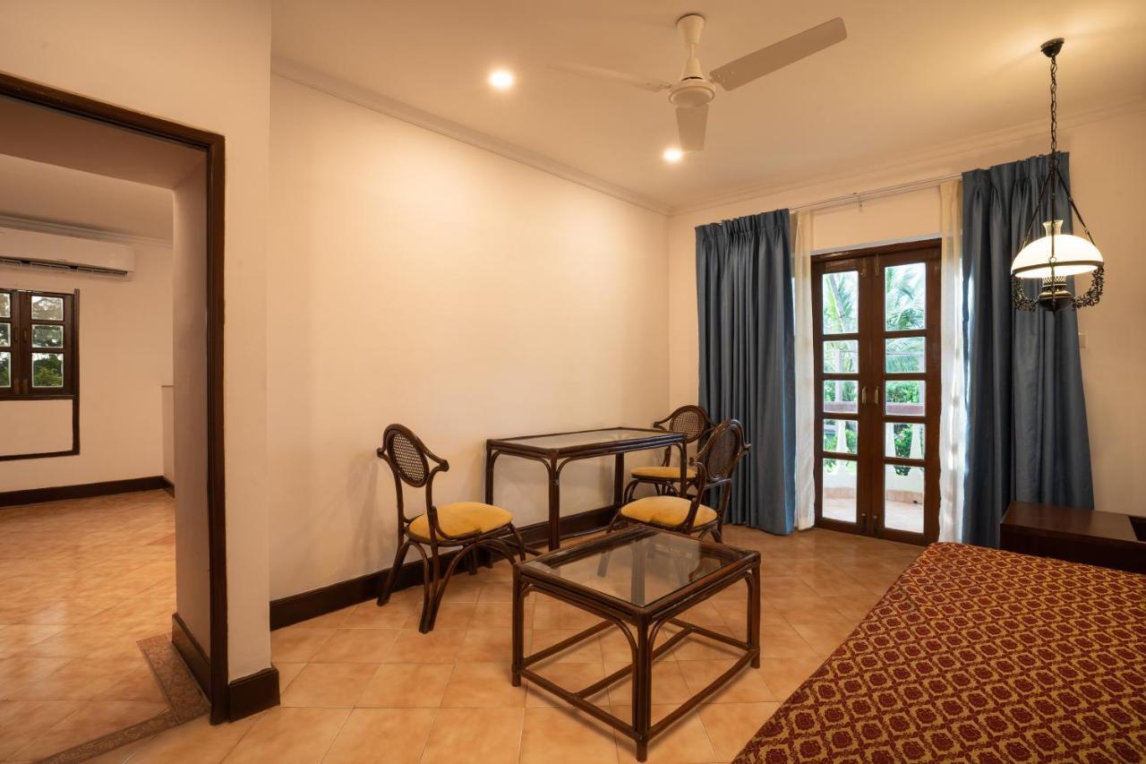 Coconut Grove Beach Resort Colva Bagian luar foto