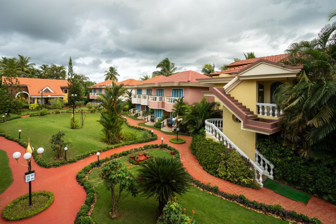 Coconut Grove Beach Resort Colva Bagian luar foto